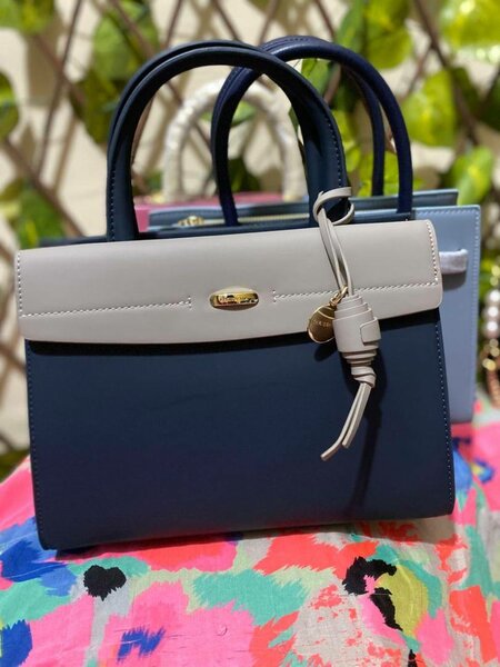 Sac à main élégant femme