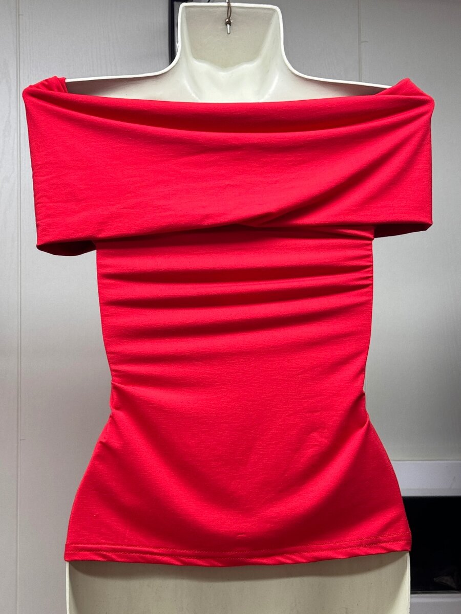 Топ с открытыми плечами