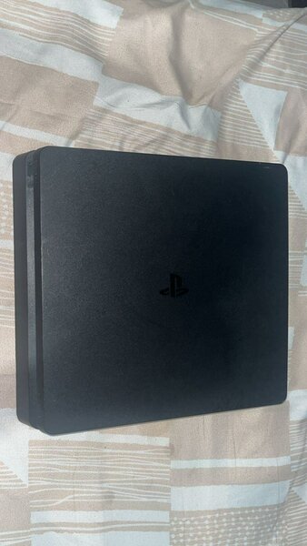 Sony PlayStation 4 slim
