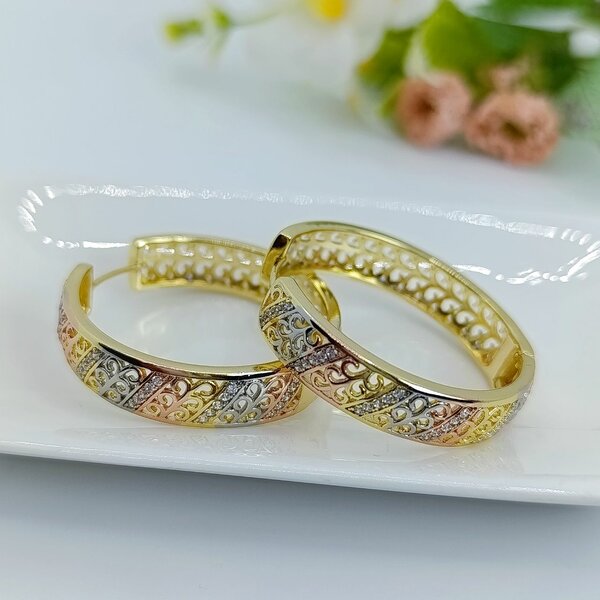 Boucles d'oreilles dorées chic