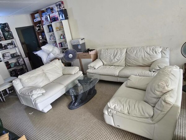 SALON CUIR DE BUFFLE + TABLE