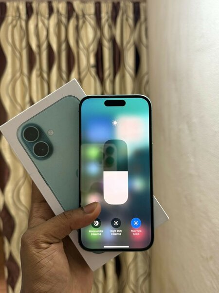 iPhone 16