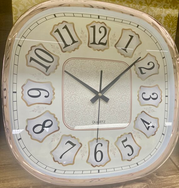Horloge murale quartz élégante