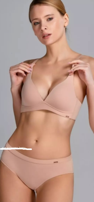 Комплект нижнего белья от торговой марки INDEF.