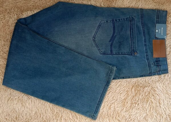 Jean homme coupe classique