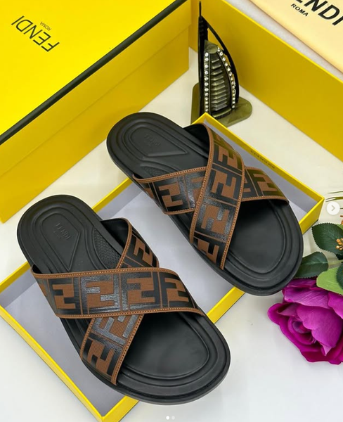 Men’s FENDI Leather Slide