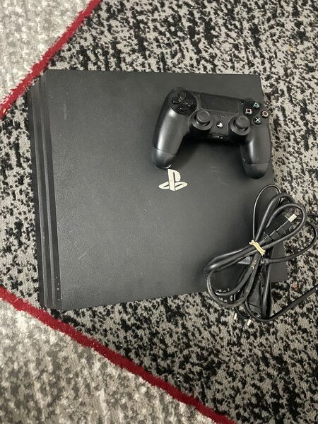PS4 pro 1rera