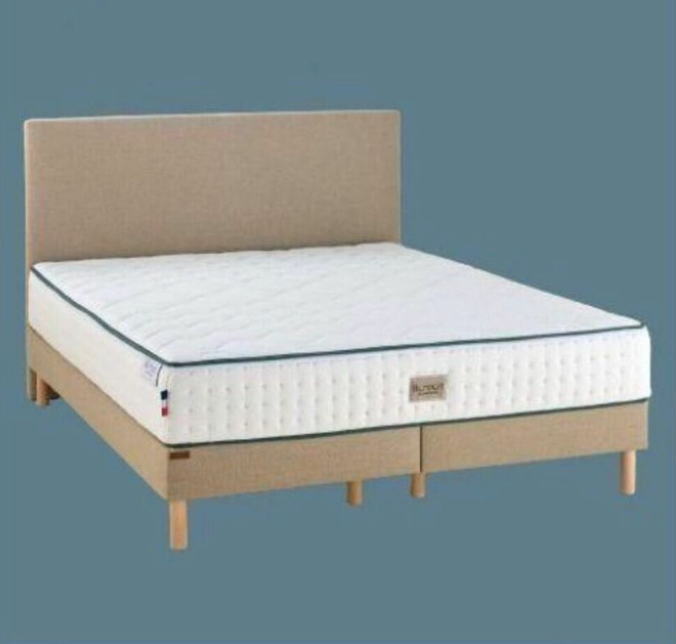 Lit double avec matelas confort