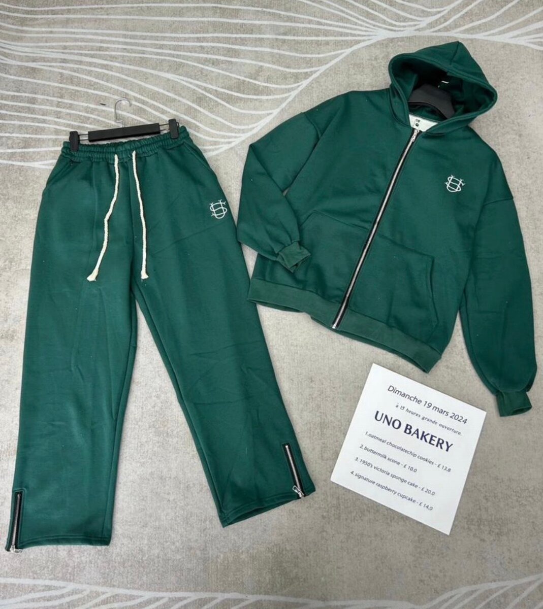 Ensemble de survêtement stylé