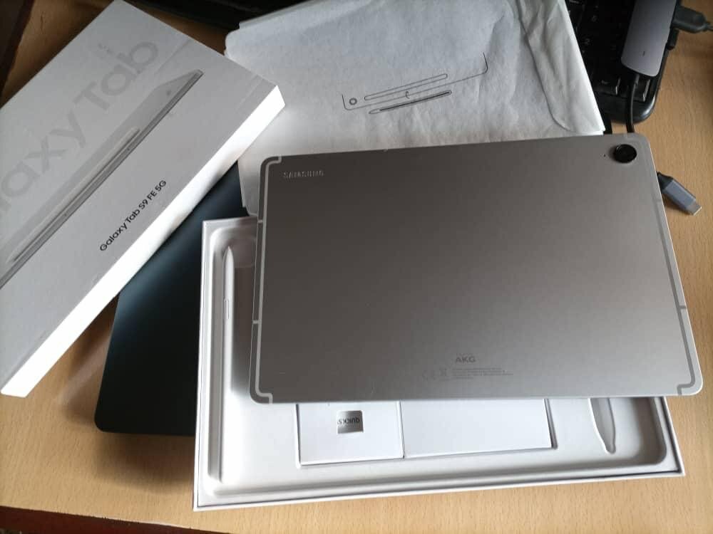 BRAND NEW SAMSUNG GALAXY TAB S9 FE