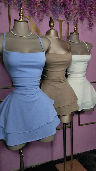 Robe évasée sans manches