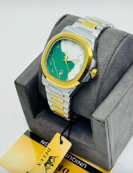 Montre dorée Deluxe