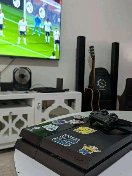 Console de jeu avec stickers