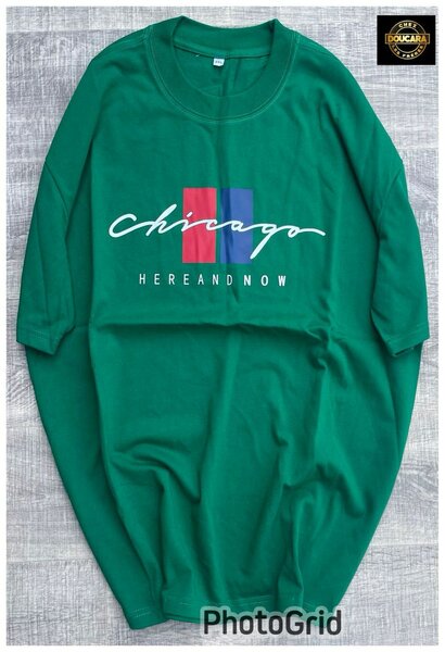 T-shirt oversize imprimée moderne