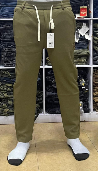 khaki baggy pants