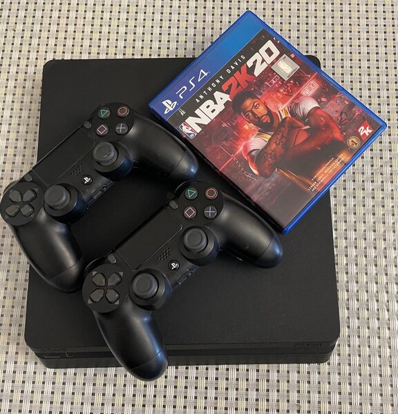 PlayStation 4 slim 500gb