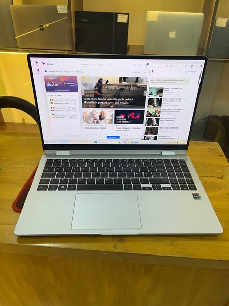 SAMSUNG GALAXY BOOK