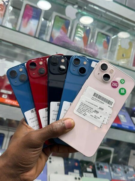 iPhone 13 simple
