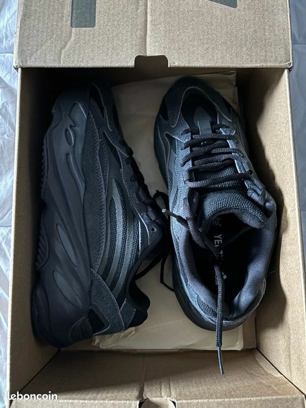 Sneakers Boost Noirs Unisex