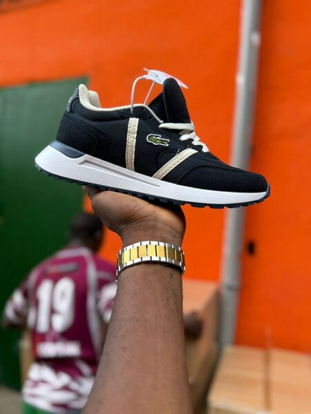 Sneakers en cuir noir chic