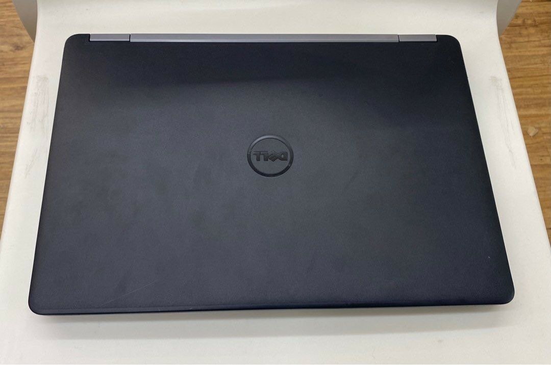 ︎Dell Latitude e5470