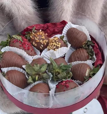 клубника в шоколаде