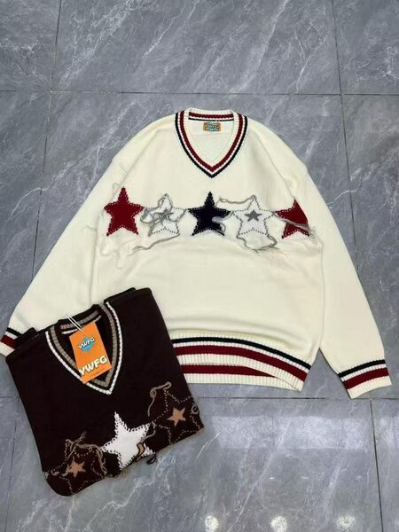 Pull en tricot étoiles