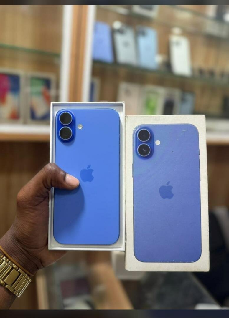 iPhone 16 Bleu et Rose