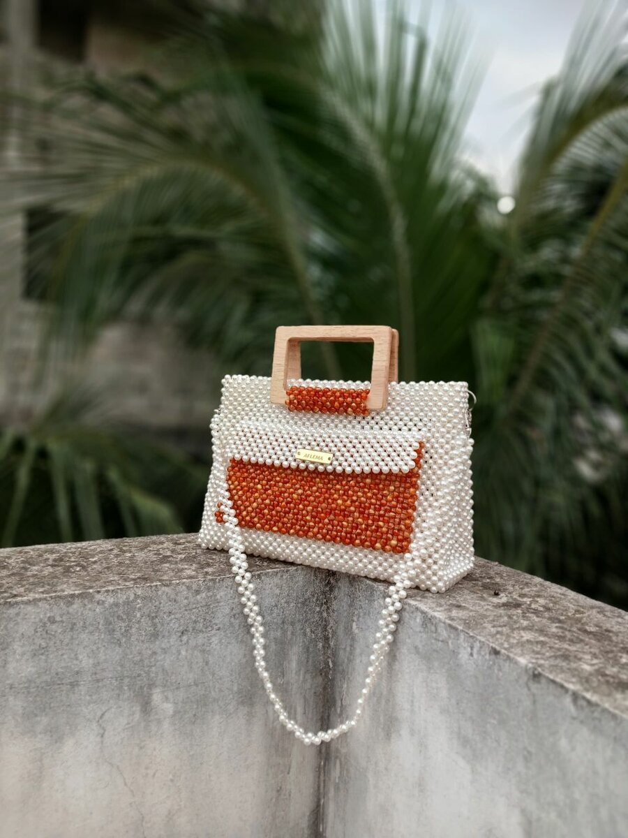 Sac perlé élégant beige