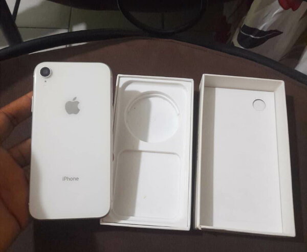 iPhone XR Blanc Débloqué