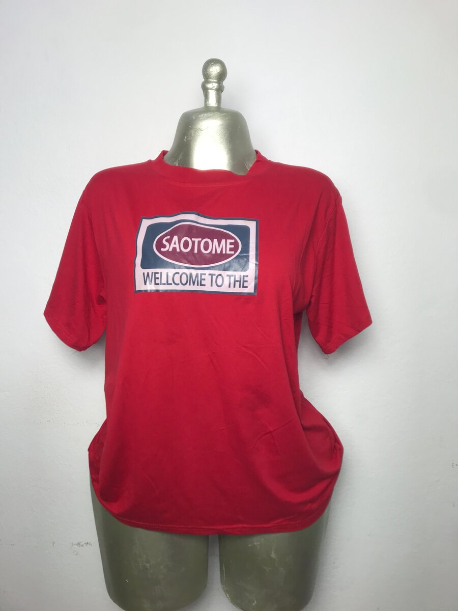 T-shirt rouge Saotome