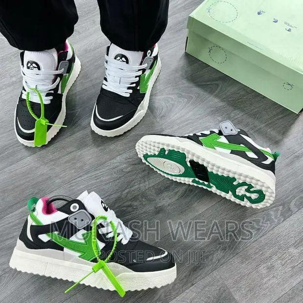 QUALITY OFF WHITE SNEAKER.
