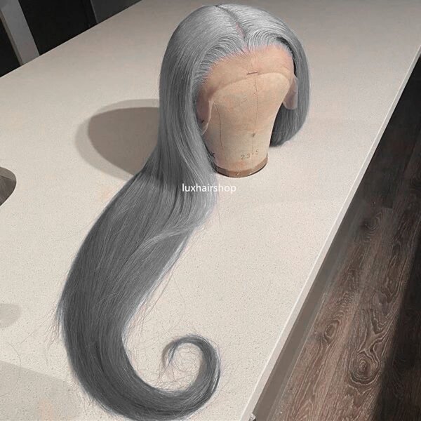 Perruque longue grise élégante