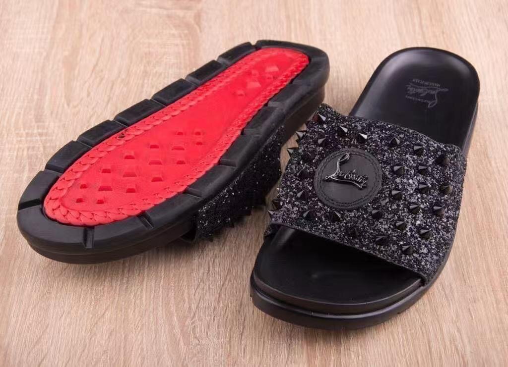 Sandales Cloutées Élégantes