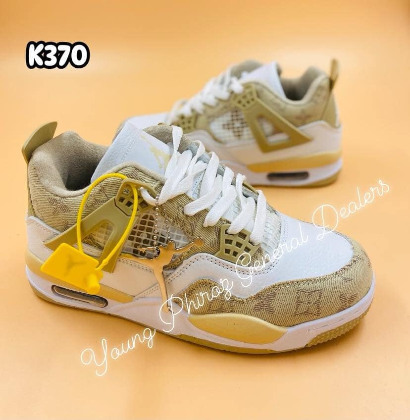 Good Quality Sneakers Size: 40-45 