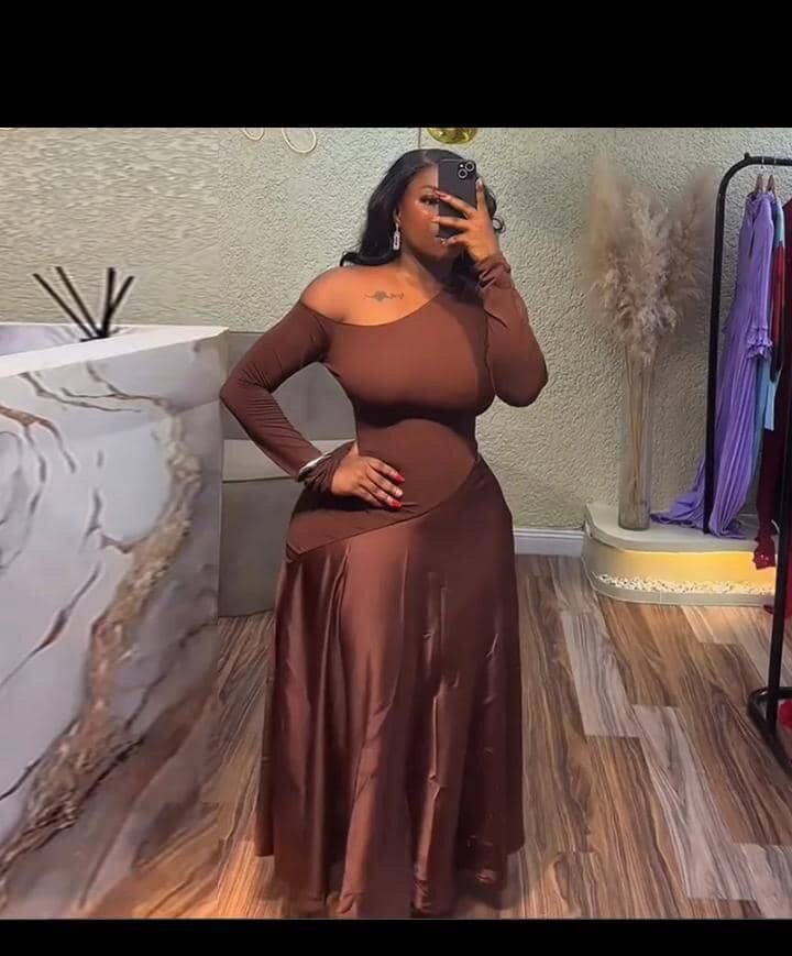 Robe élégante asymétrique