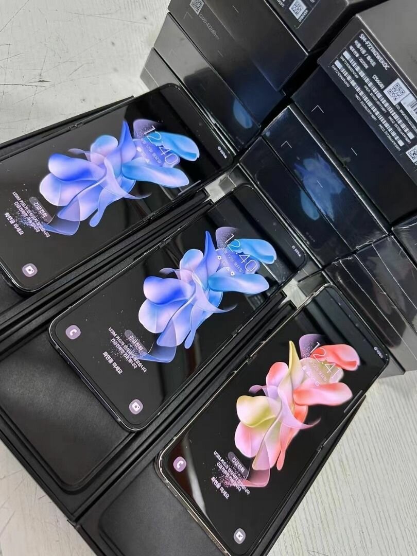 Samsung Galaxy z flip 4  128gb black