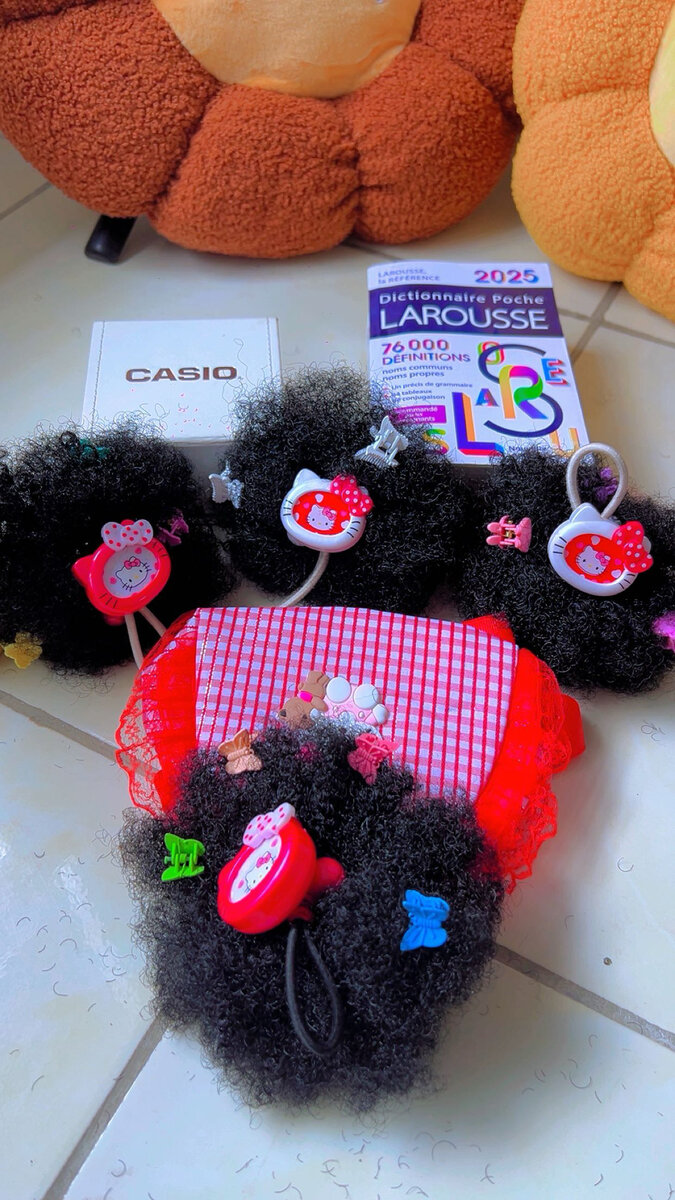 Postiche hello kitty