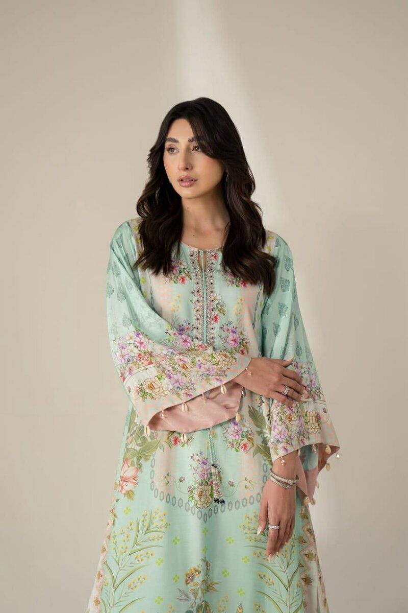 3 pec lawn suit,women suit, unstitched 3 pec lawn