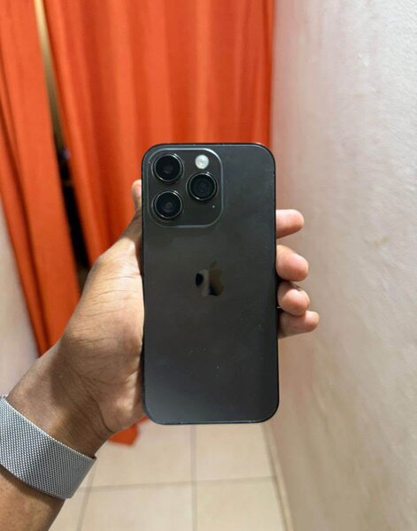 iPhone 14 pro 256 Go