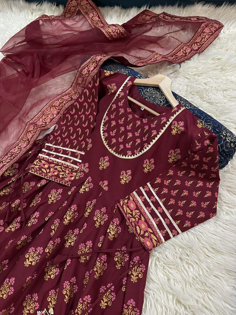 Lawn blockprint frok ,organza duppta ,dc free