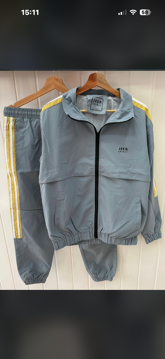 Survêtement coloré avec capuche