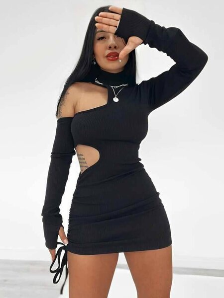 Robe moulante découpée chic