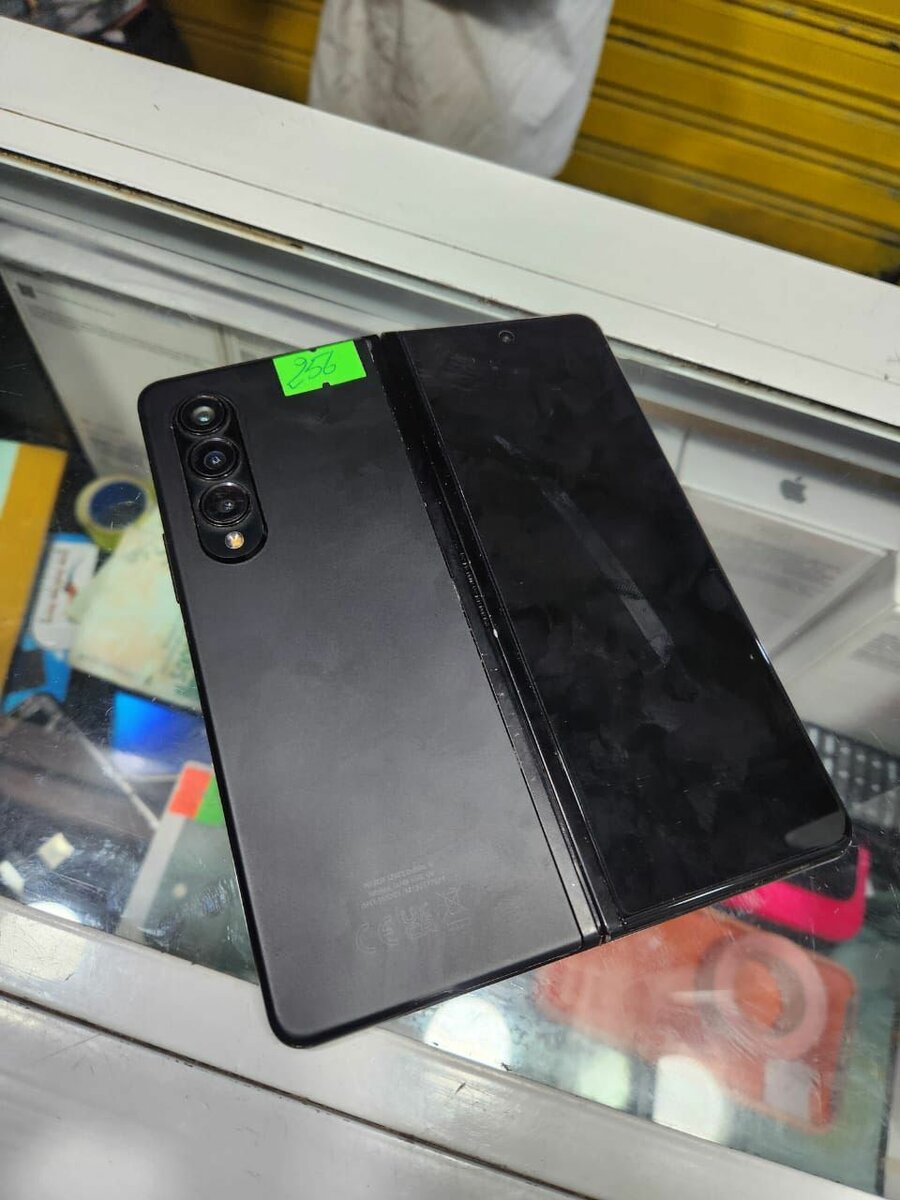 Samsung Galaxy Z Fold3 256 gig