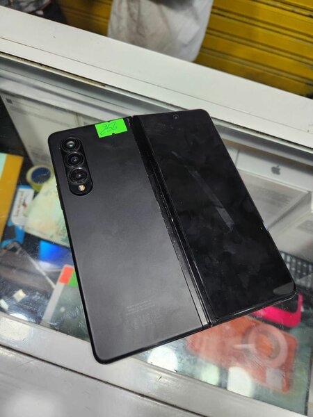Samsung Galaxy Z Fold3 256 gig