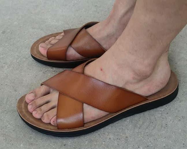 Sandales en cuir croisé