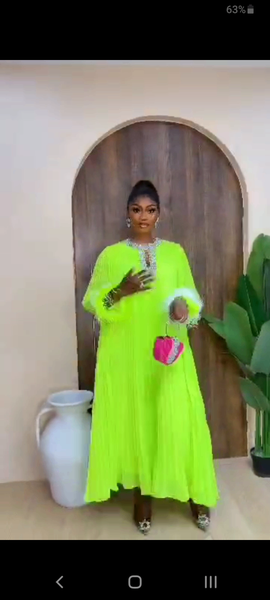 Robe longue plissée fluorescente