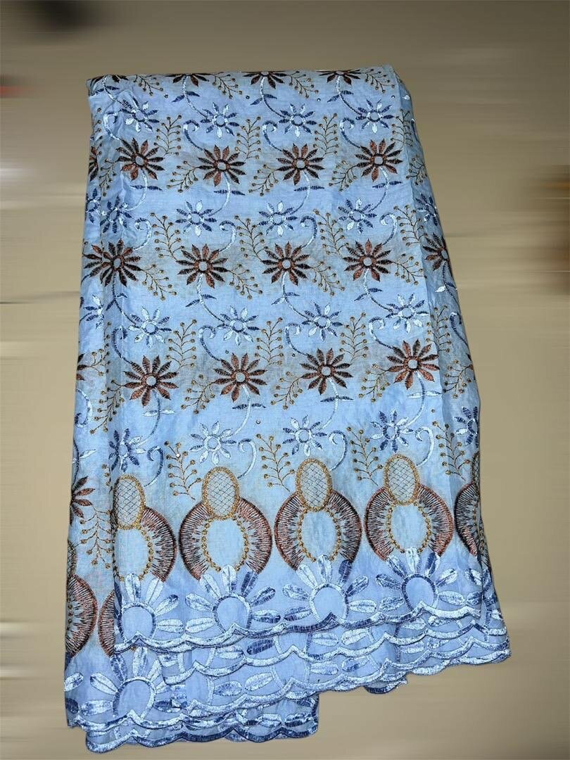 Dentelle brodé floral élégant