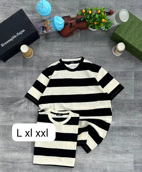 T-shirt rayé noir et blanc