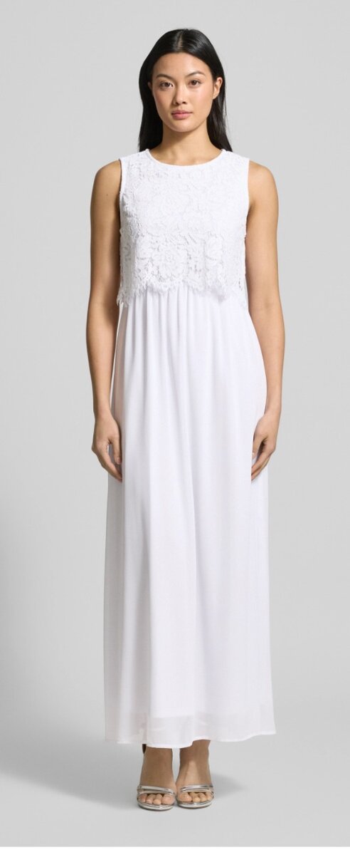 Robe longue en dentelle blanche